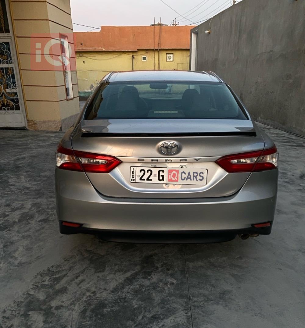 تۆیۆتا کامری